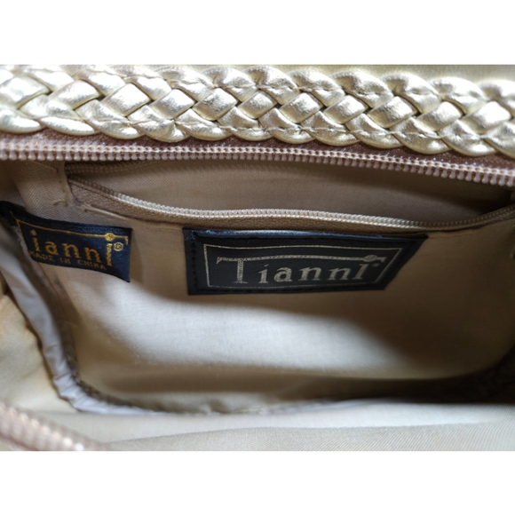 Vintage Tianni Braided Metallic Crossbody Purse in Gold - Picture 5 of 9